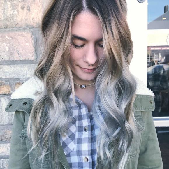 Meet your Posher, Nicole - Picture 1 of 1